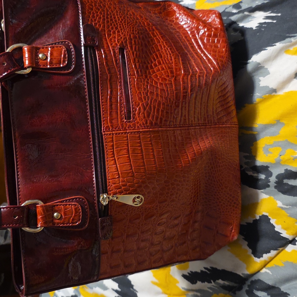 Madi Claire's Elegant Burgundy Crocodile-Embossed Leather Tote Bag - Picture 7 of 16